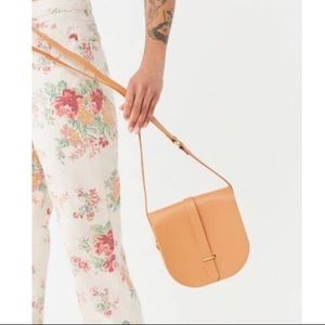 🆕 The Cambridge Satchel Company Saddle Bag-Peach